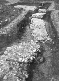 tratto mura urbiche distrutte