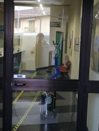 Emergenza covid19-Operazione di disinfezione, grazie all'intervento della Cooperativa Sociale Diomede, di alcuni locali comunali: il Centro Diurno LADA, il Centro Socio-Sanitario, il Centro Operativo Comunale e il Municipio.