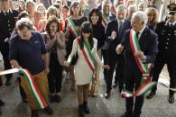 Taglio del nastro presso la scuola primaria