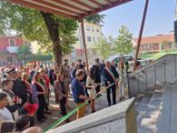 Taglio del nastro presso la scuola primaria